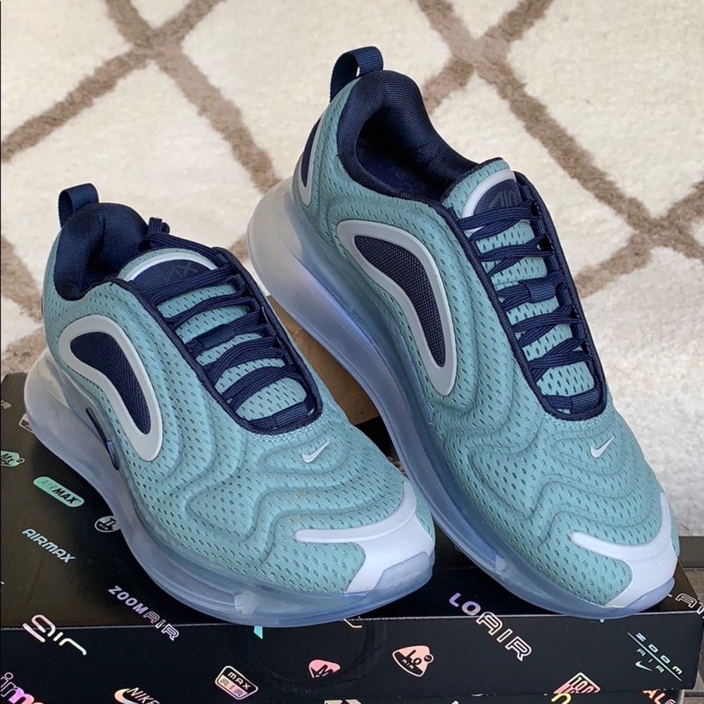 WMNS NIKE AIR MAX 720 Metallic Silver/Midnight Nav - Picture 14 of 16